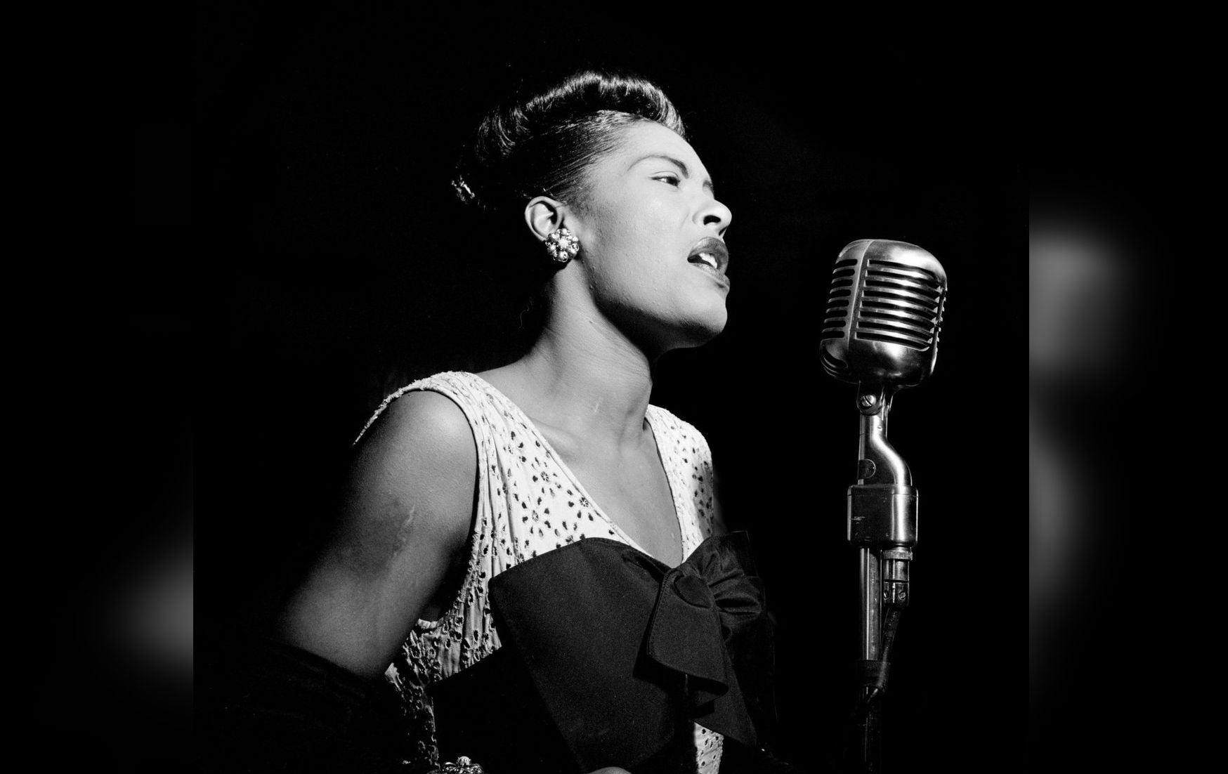 „billie”: Documentarul Despre Viața Lui Billie Holiday Este Acum Disponibil