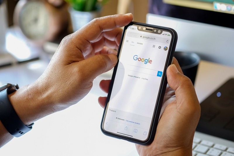 Google îmbunătățește experiența de căutare în aplicația mobilă Chrome. 5 funcții noi