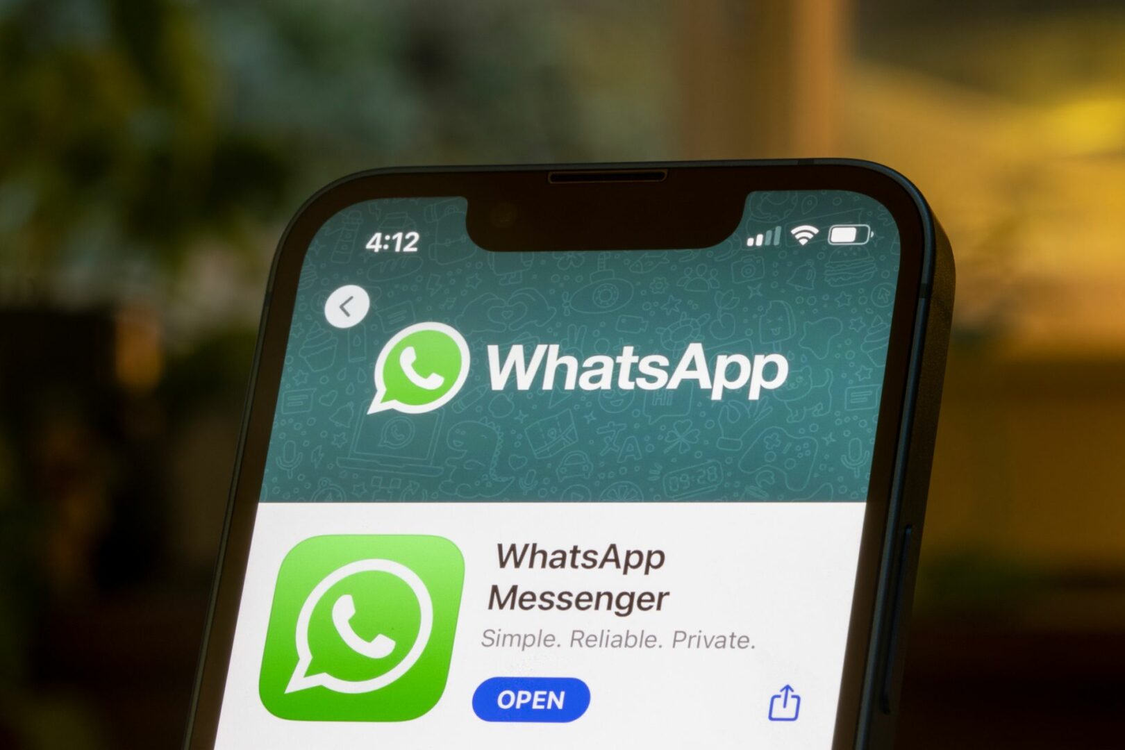 WhatsApp ar putea lansa o nouă funcție similară cu capabilitățile Airdrop regăsite pe iPhone