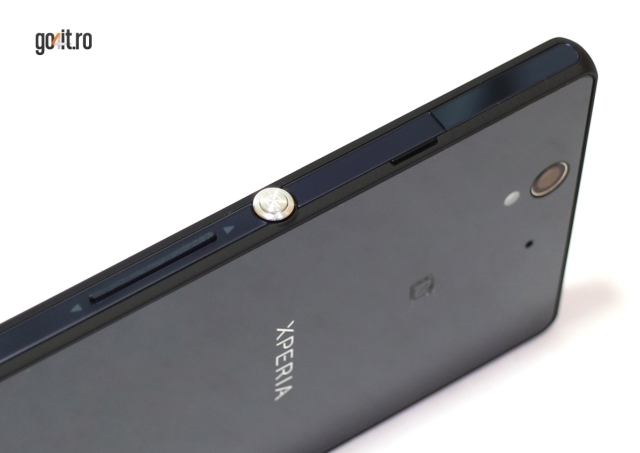 Sony Xperia Z va avea în curând companie în gama de terminale cu ecran de 5”